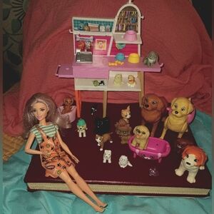HUGE Barbie Pet Shop With Doll & SO MANY Animals